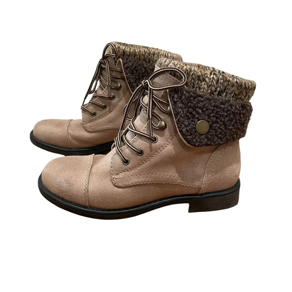 Cliffs by White Mountain Tan Ankle Boots Women’s 5.5 Lace Up Cozy Knit Cuff